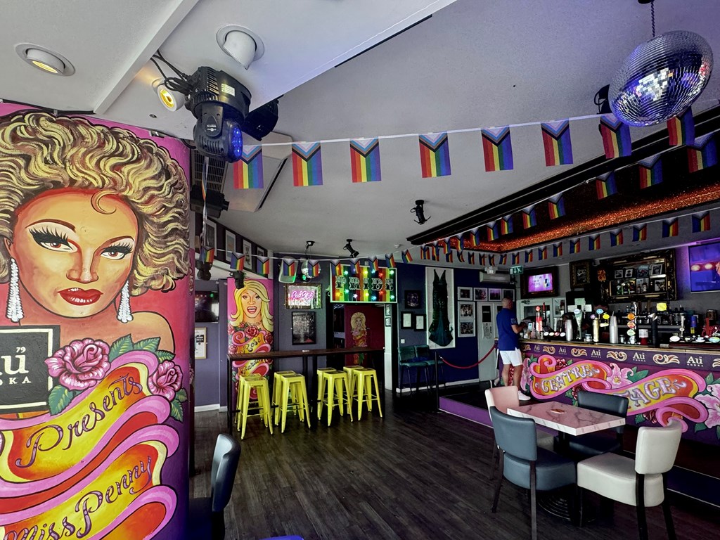Bar & Restaurant